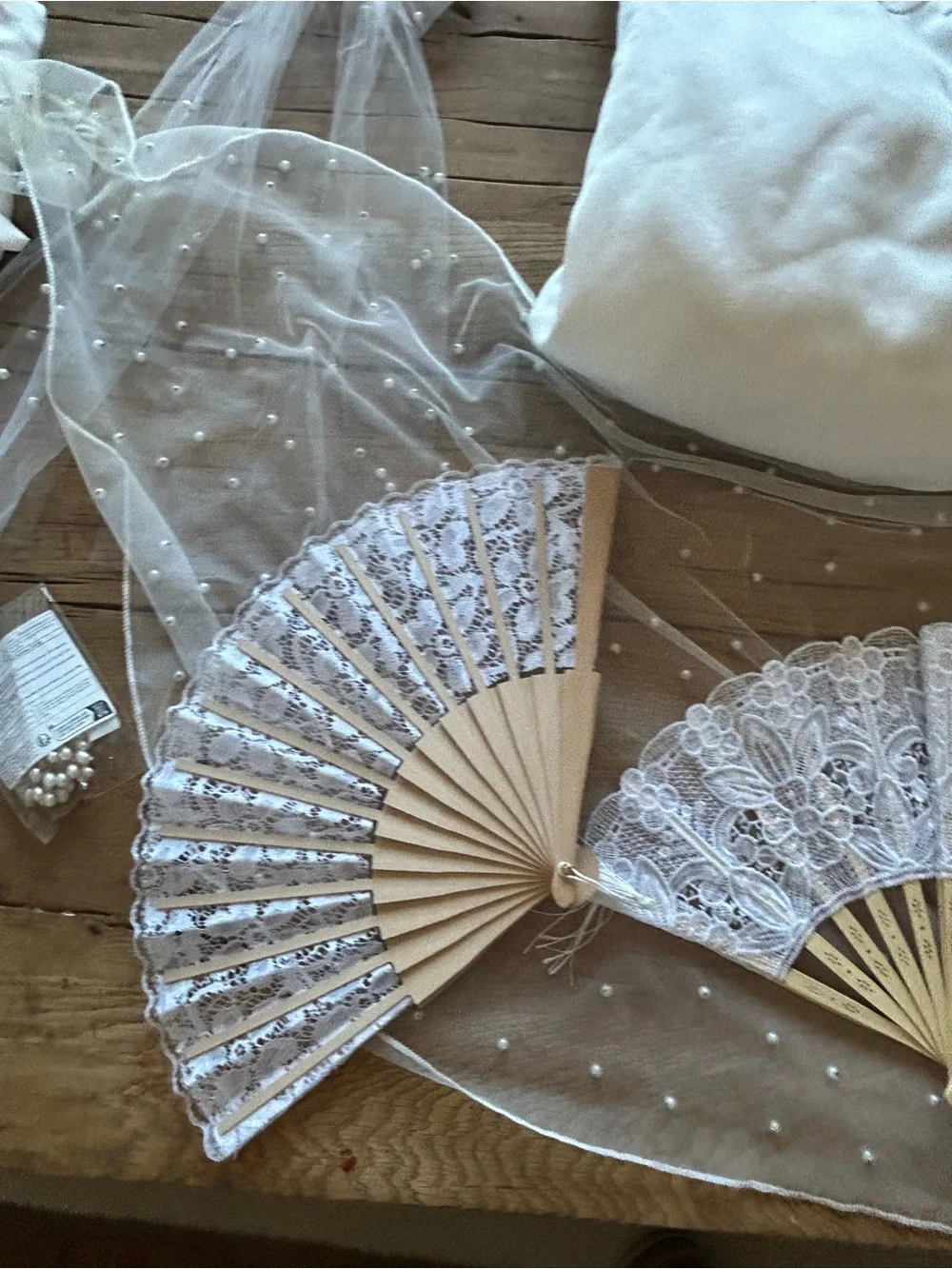 Huge Bride gift Set White Sheer Veil & Lace Fans Bridal Party Set honeymoon